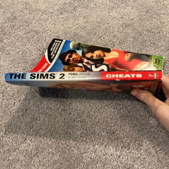 The Sims 2 PC Official Game Guide Book - Picture 3 of 7